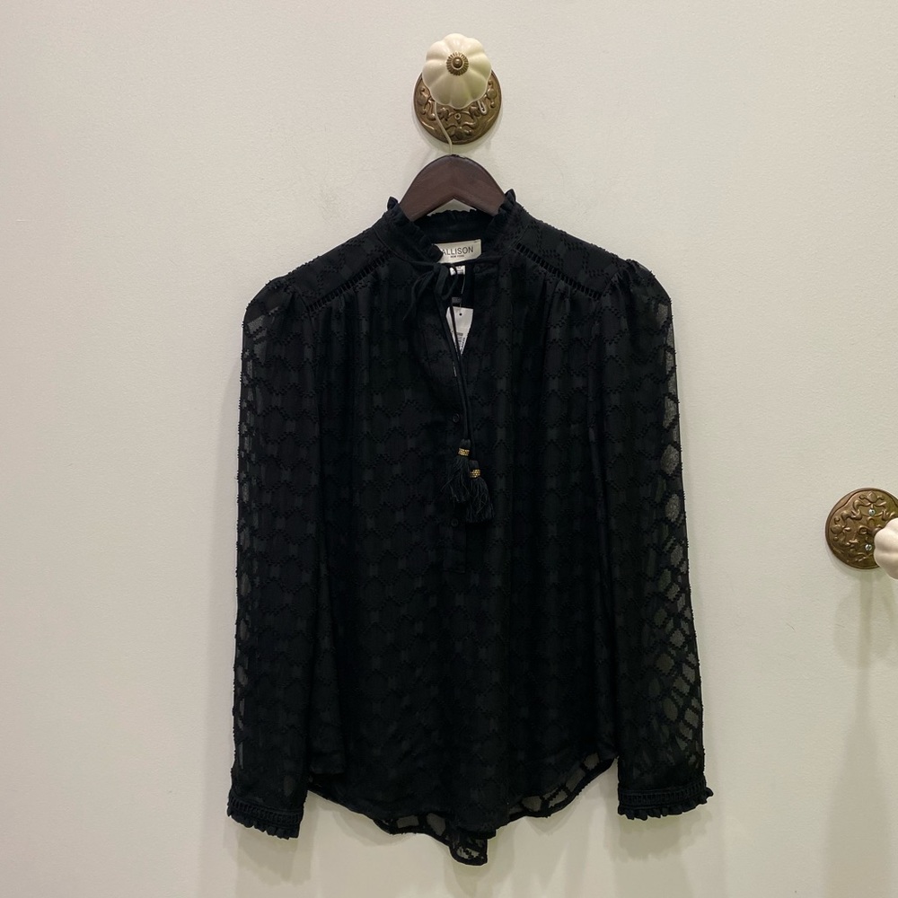 Allison Diamond Textured Blouse in Black